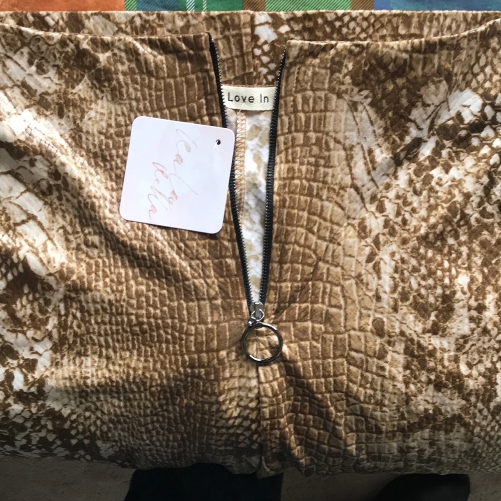 Snake Print Leggings / Mocha NWT - Picture 7 of 8